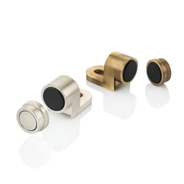 Adjustable magnetic cabinet catch with leather pad