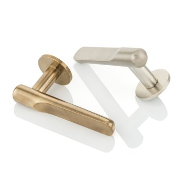 Contour solid brass door lever handle with round rose