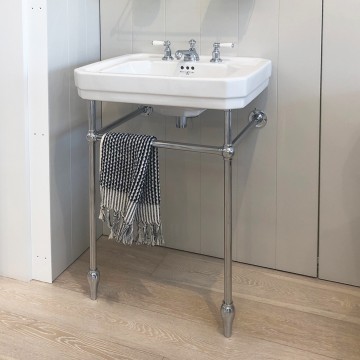 Traditional Basin Stand in Chrome