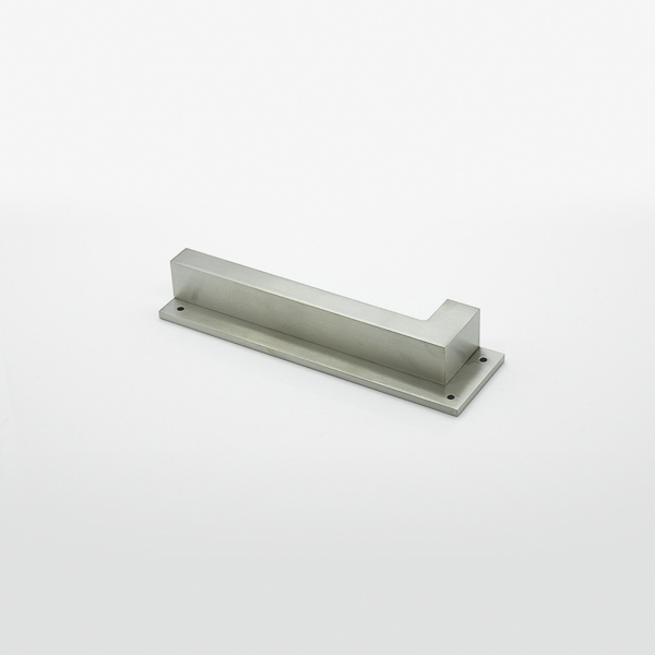 Rohe integrated cabinet handle right hand