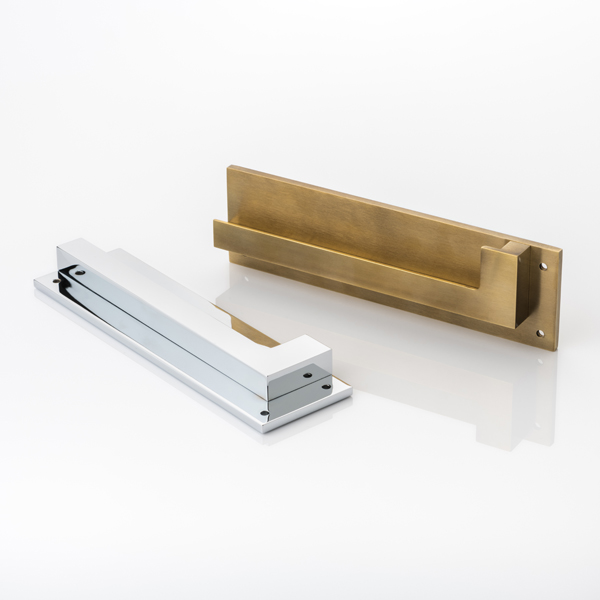 Rohe integrated cabinet handle right hand