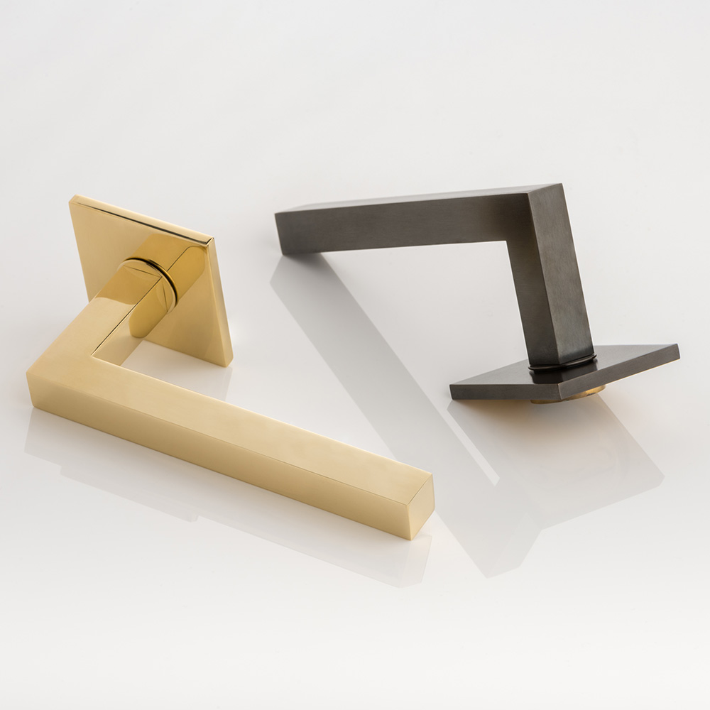 Cube junior solid brass door lever handle with square rose