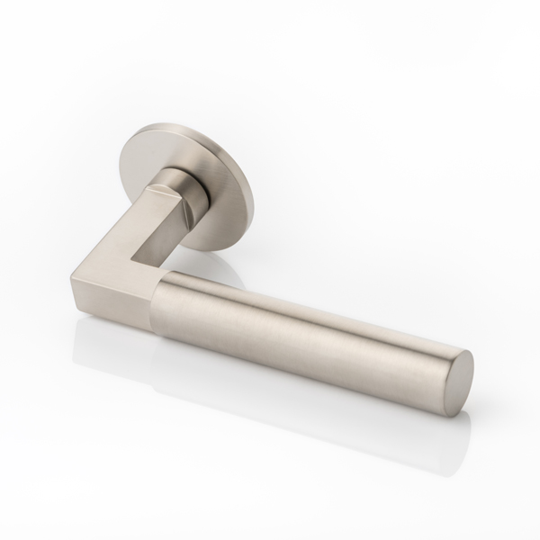 Ashworth solid brass door lever handle with round rose