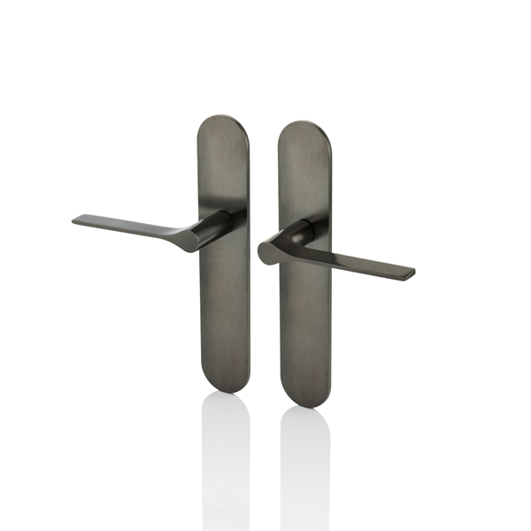 Fonteyn solid brass door lever handle with round backplate