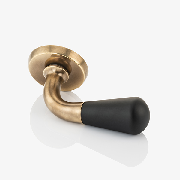 Levant solid brass door lever handle with round rose